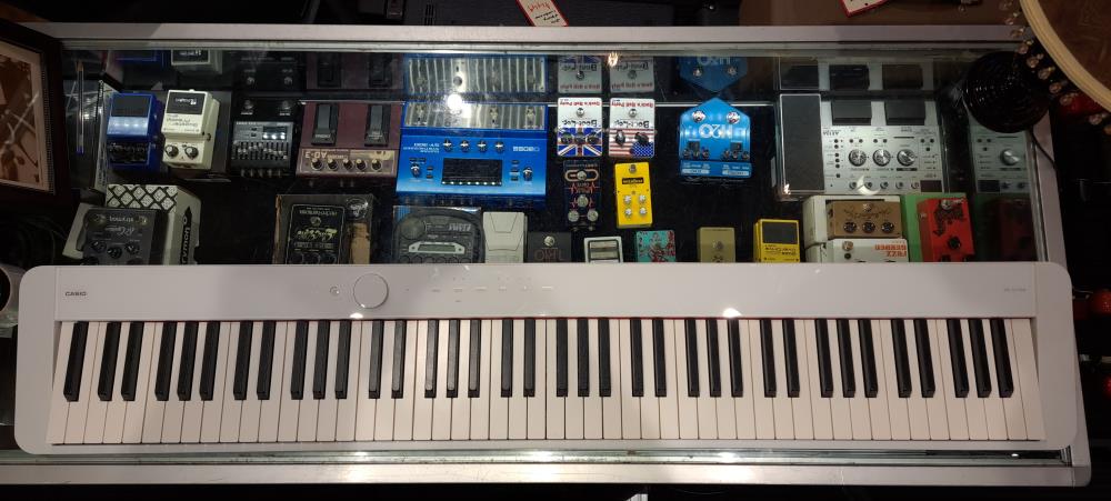 Casio Privia PX-S1100 Slimline Portable Digital Piano in White - B-STOCK