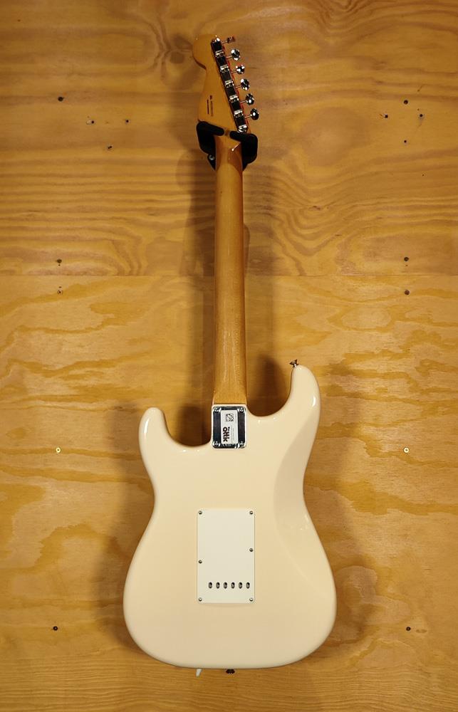 Fender Vintera II '60s Stratocaster Electric Guitar with Rosewood Fingerboard in Olympic White (B-Stock)