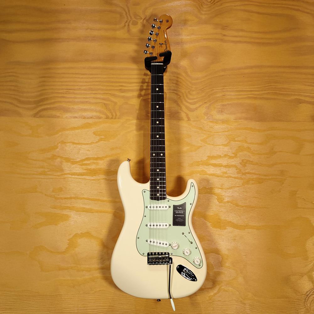 Fender Vintera II '60s Stratocaster Electric Guitar with Rosewood Fingerboard in Olympic White (B-Stock)