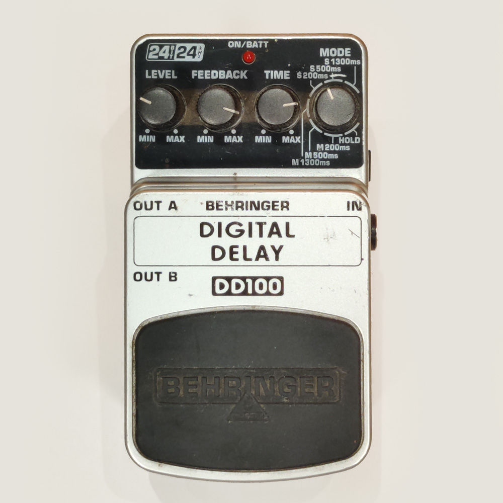 Behringer DD100 Digital Delay Guitar Effects Pedal - Preloved