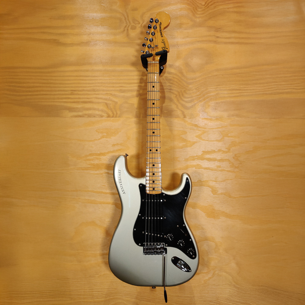 Fender 1979 25th Anniversary Stratocaster Electric Guitar in Silver - Preloved (Mint Condition)