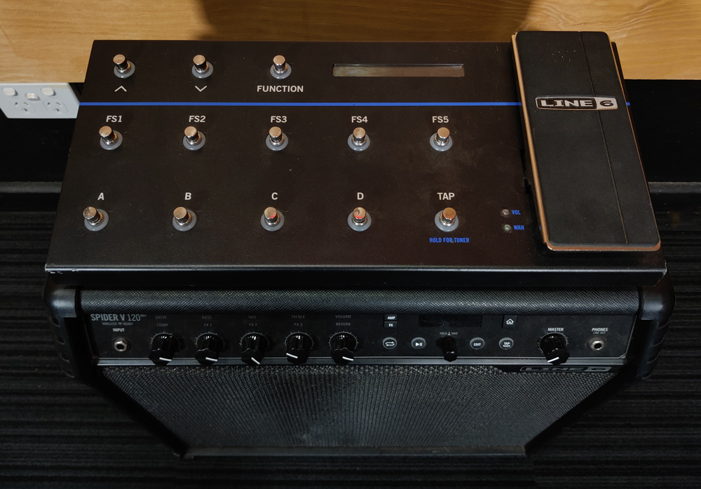 Line 6 Spider V 120 MKII Guitar Amplifier Combo with FPB3 Footswitch - Preloved