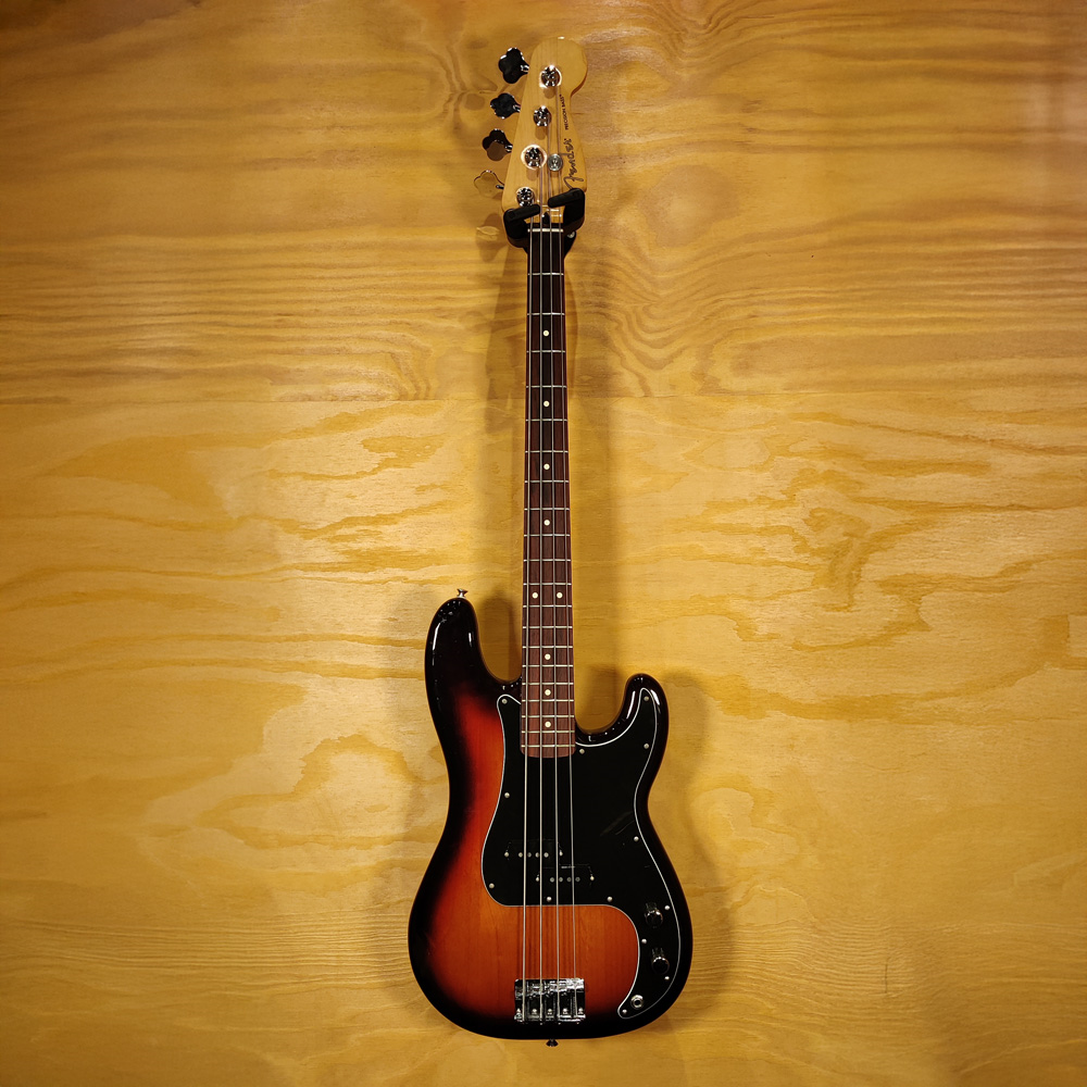 Fender Player II Precision Bass Guitar in 3-Colour Sunburst with Rosewood Fingerboard Mint - Preloved