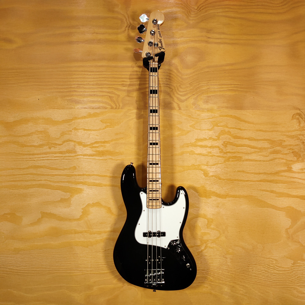 Fender Geddy Lee Jazz Bass with Maple Fretboard in Black (B-Stock)