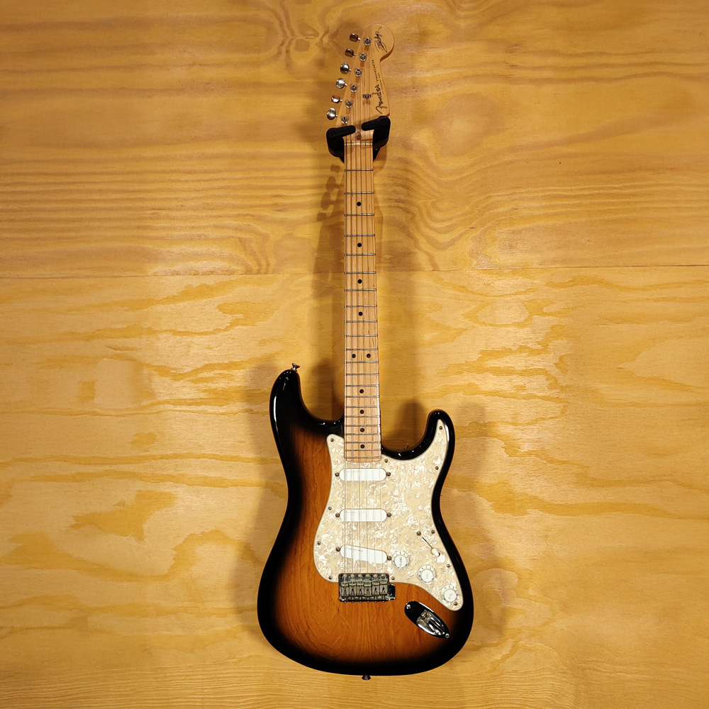 Fender Buddy Guy USA Stratocaster Electric Guitar in Sunburst '06 - Preloved