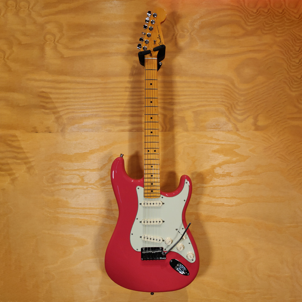 Fender American Deluxe Stratocaster 'V' Neck Electric Guitar in Fiesta Red - Preloved (Mint Condition)