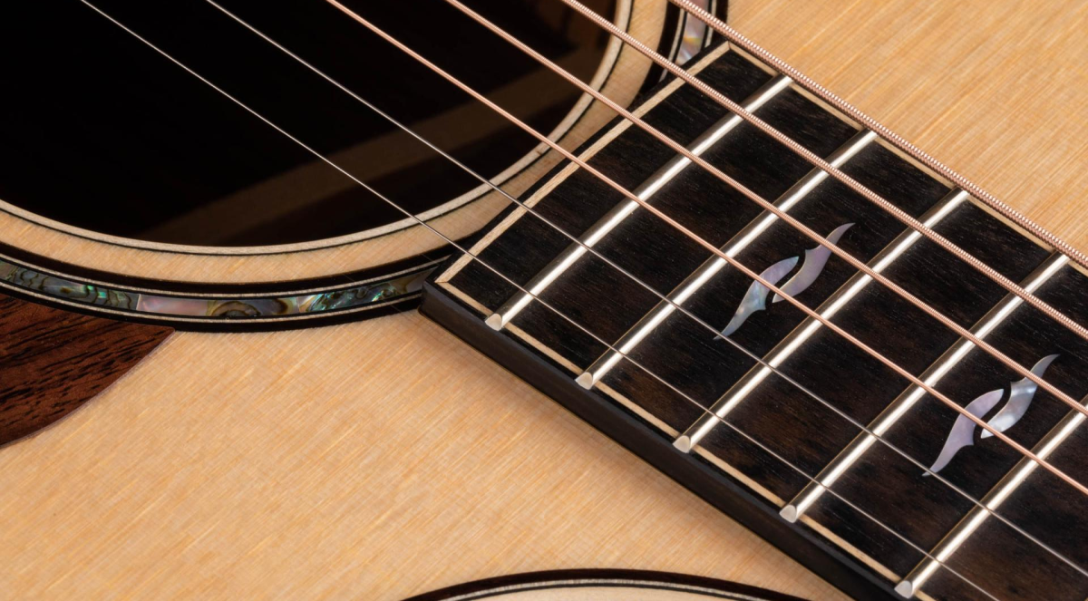 Taylor 812ce 12-Fret Cutaway Acoustic Guitar with Pickup