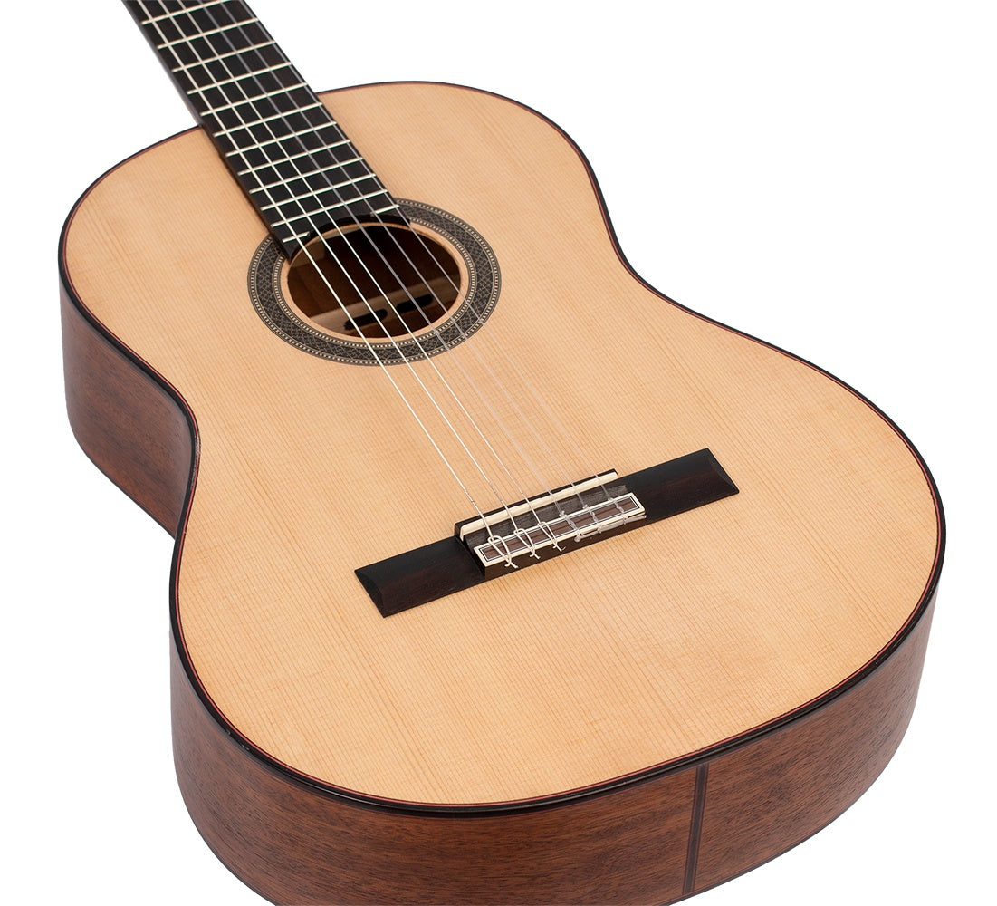 Valencia 700 Series Left-hand classical guitar