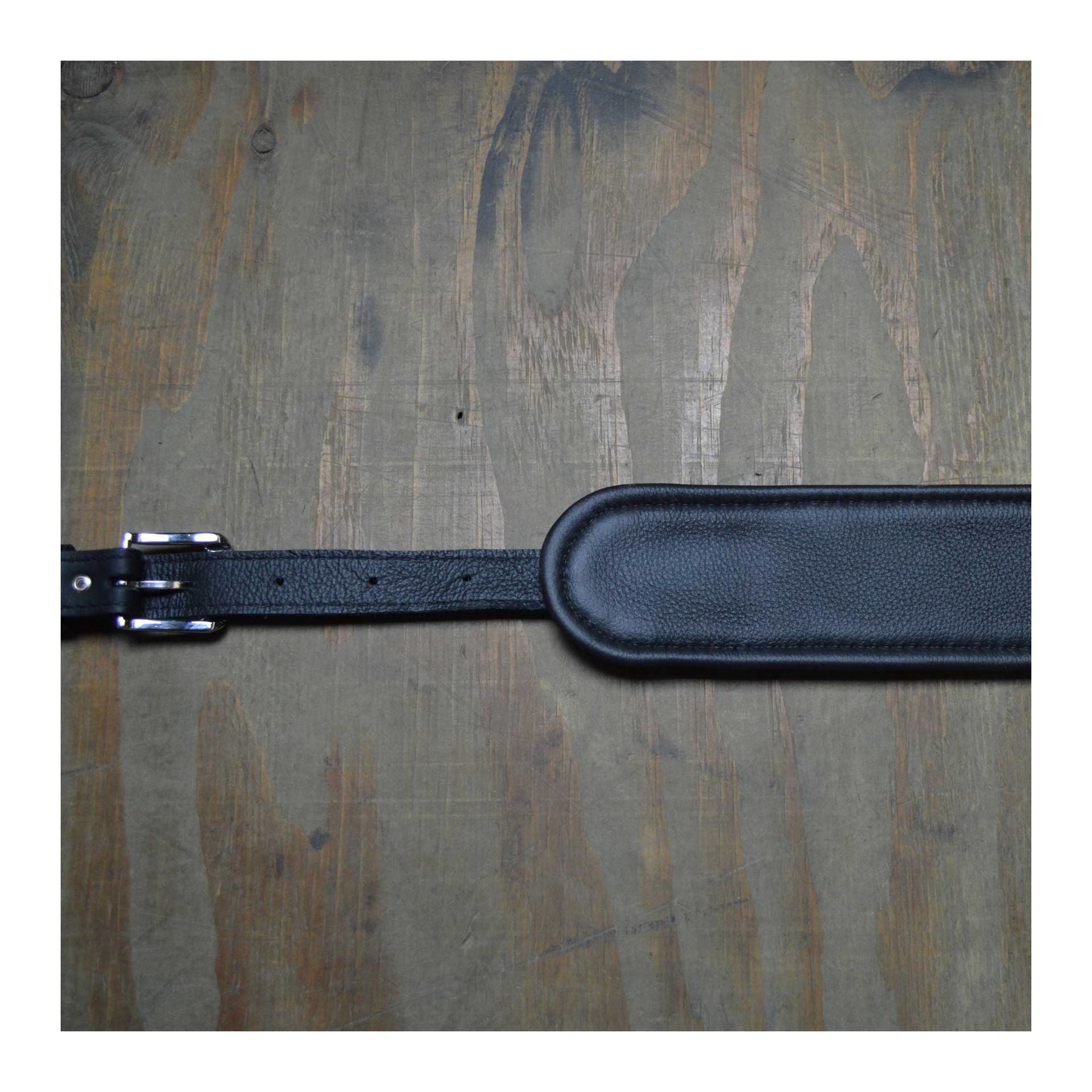 Colonial Leather Vintage Style Padded and Upholstery Backed Guitar Strap - Black and Black