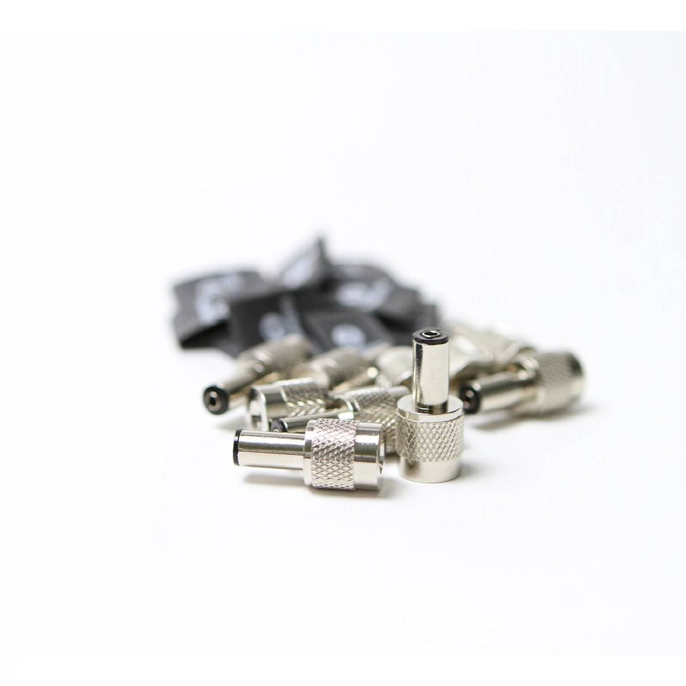 3 Monkeys DC Pedal Kit (10 Plugs & 10ft Cable) in Red