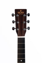 Sigma 000ME-SE Spruve Mahogany Acoustic Electric Guitar with cutaway body and tonewoods, ready for performance and practice.
